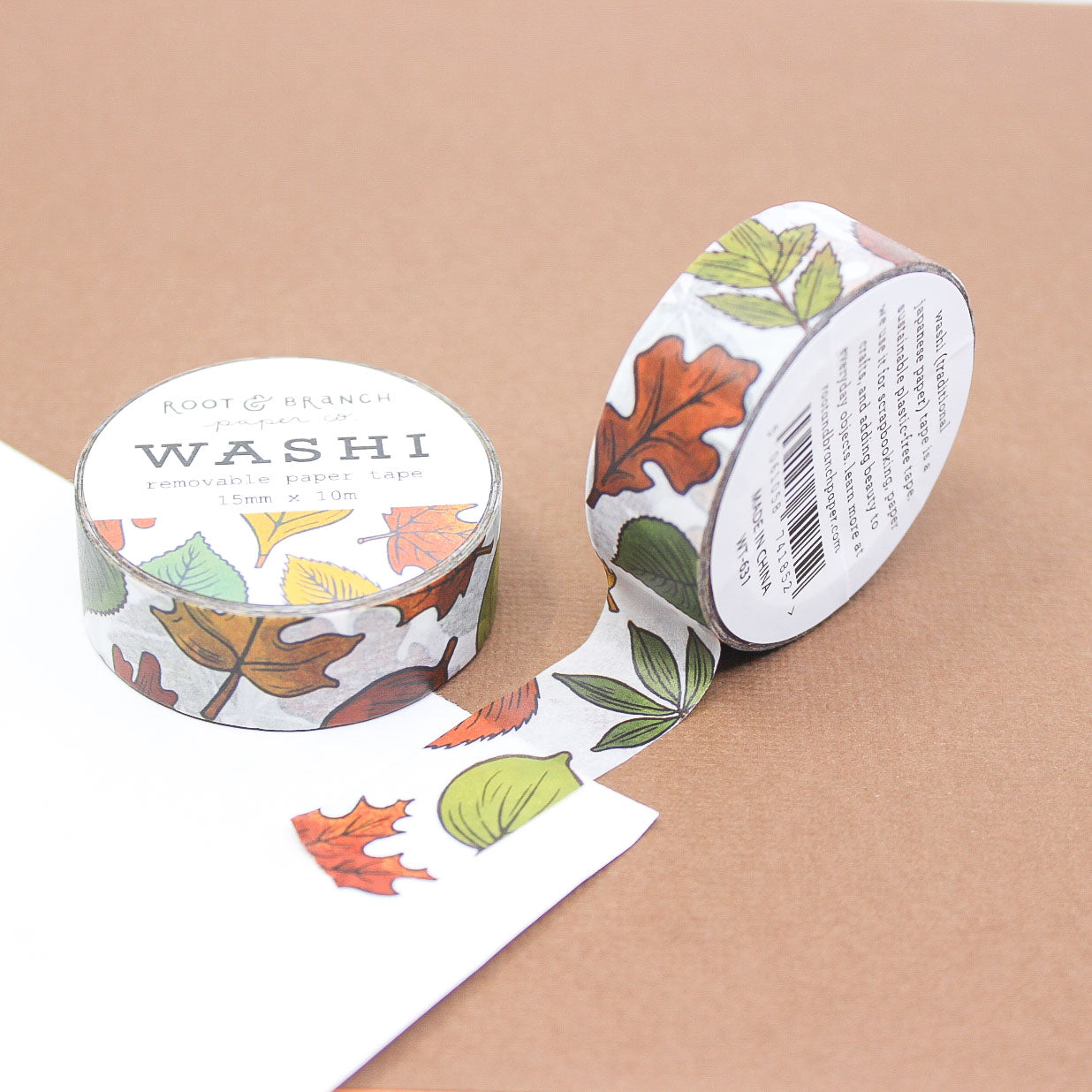 This large scale Autumn Leaf Washi Tape is perfect for adding a cozy seasonal touch to your planners, scrapbooks, and DIY projects, this washi tape captures the essence of autumn with its bold leaf designs